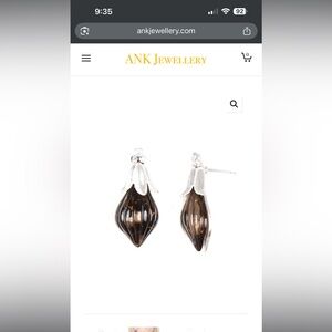 ANK 1950s Inspired Flower Drop Earrings